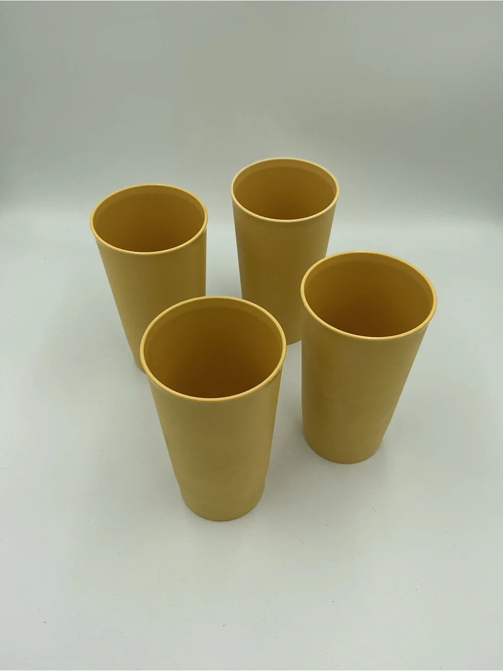 VINTAGE Tupperware Tumblers Cups #873-38 12oz Set Of 4 Harvest Yellow Stackable